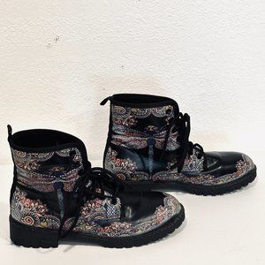 Lace Up Boho Biker Combat Boots Black w Dragonfly Paisley Pattern Womens Size 7